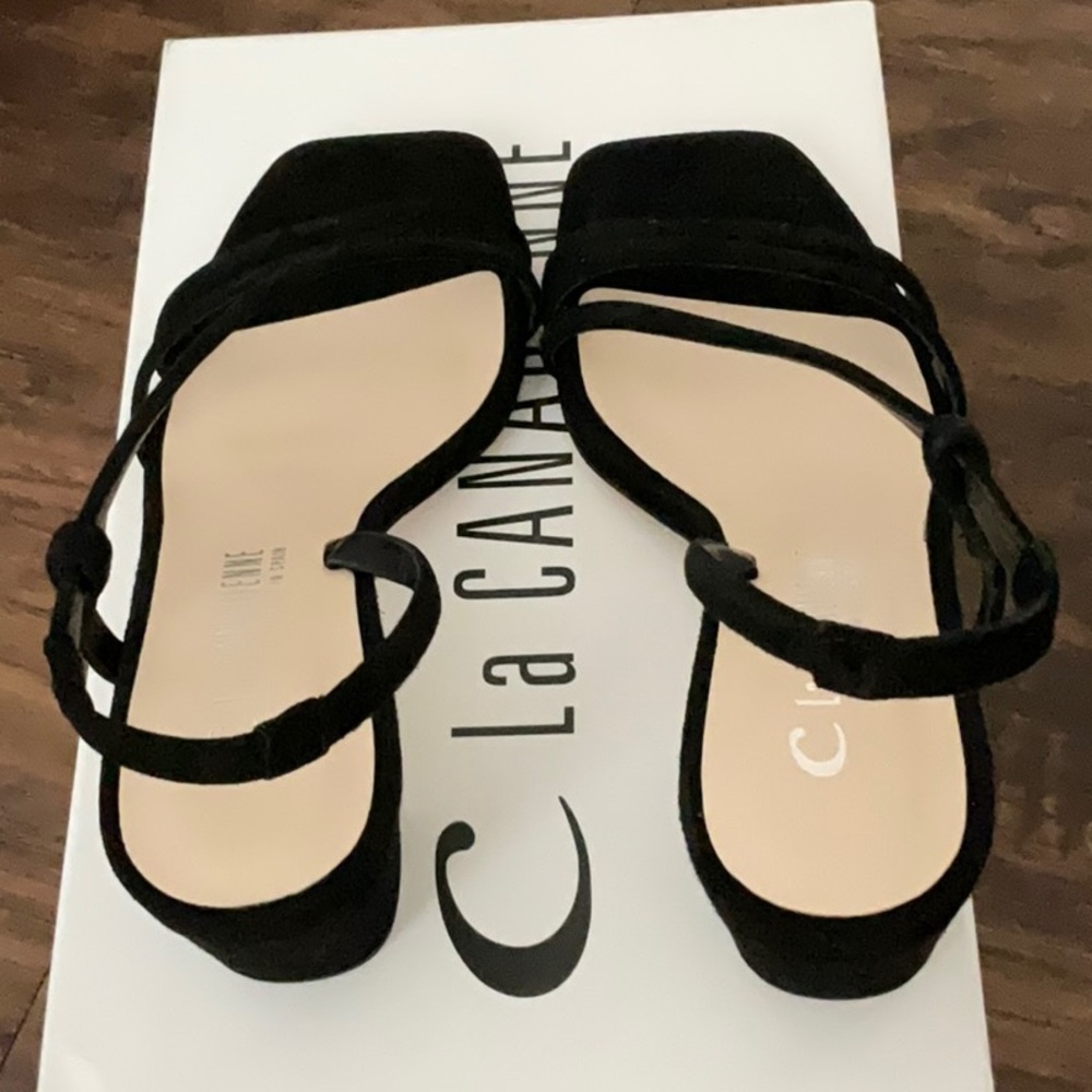 Pola Suede Sandal
LA CANADIENNE size 36 nwt - Picture 4 of 7
